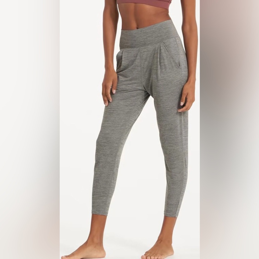 Vuori Lux Harem in Clay Heather size Small - Picture 3 of 9